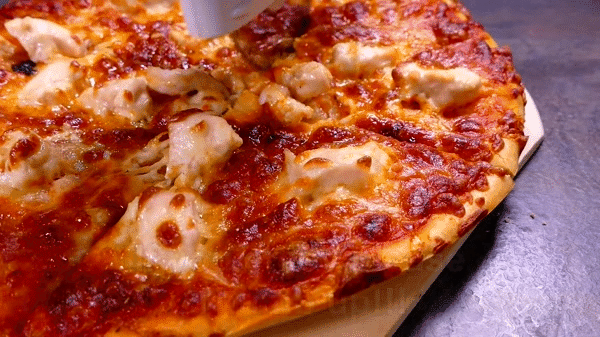 Làm pizza ngon như ngoài hàng mà không cần dùng đến men nở