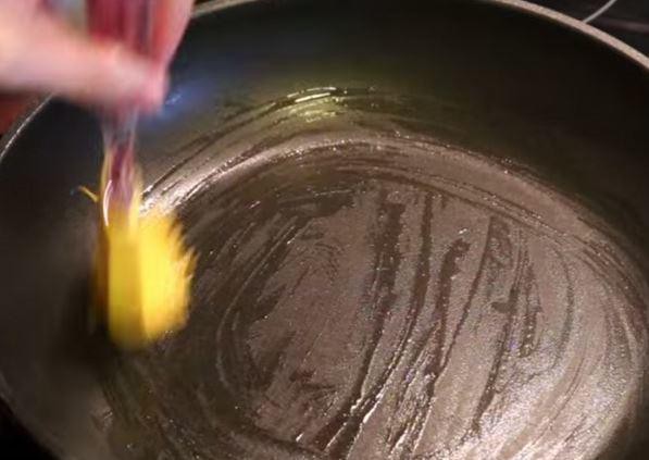 Cách làm bánh cuốn ngon bằng chảo chống dính, nhanh gọn tại nhà